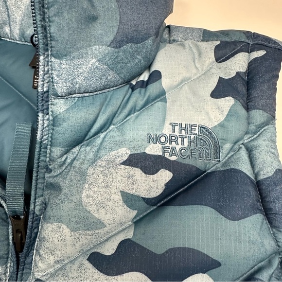 The North Face Womens Alpz 2.0 Blue Camo Mallard Down Puffer Vest 550 Sz small - Picture 11 of 12
